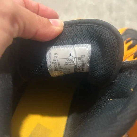 Nike Air Jordan Mid Range Sneakers - Black and Orange 7Y - Picture 2 of 9